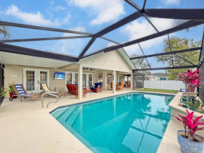 Ruby's Retreat, southwest facing, heated pool, private backyard
